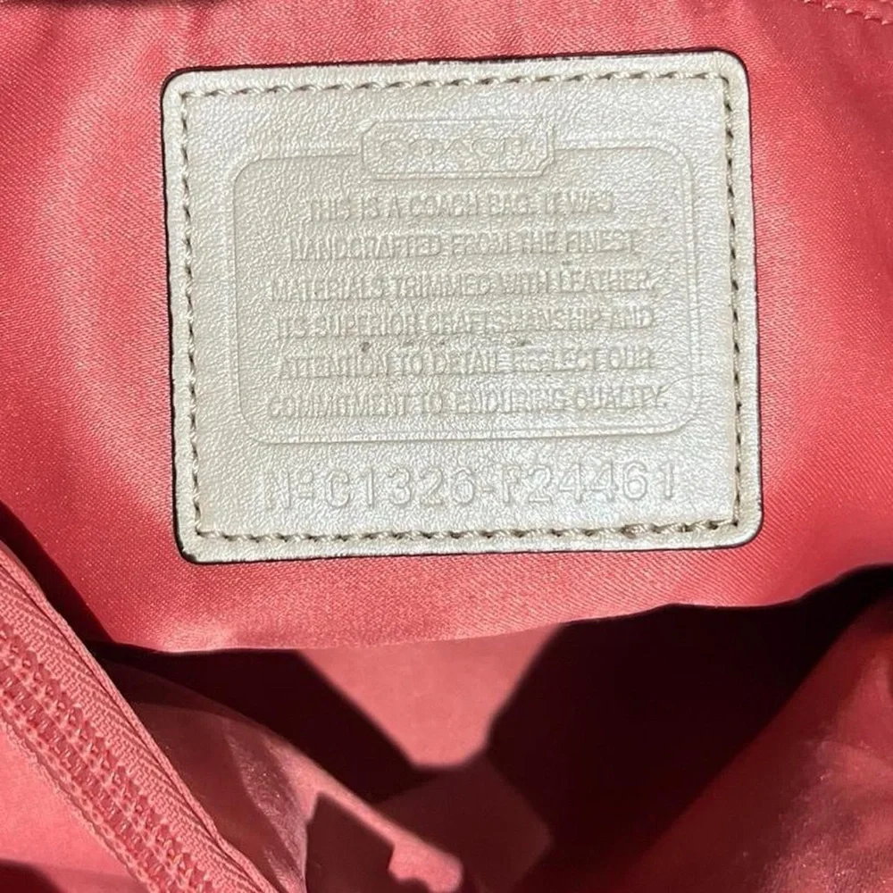 Coach - Picture 9 of 9